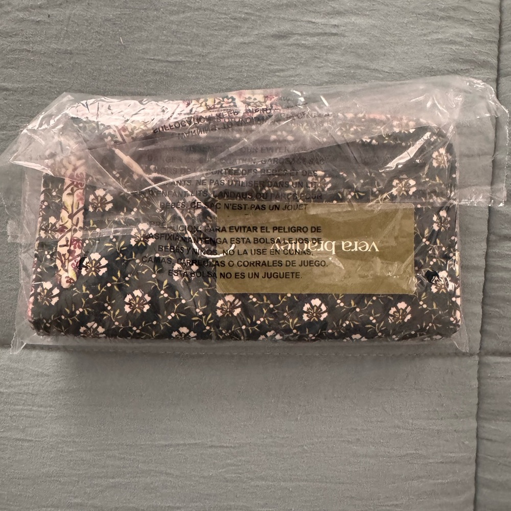 Vera Bradley tab wallet